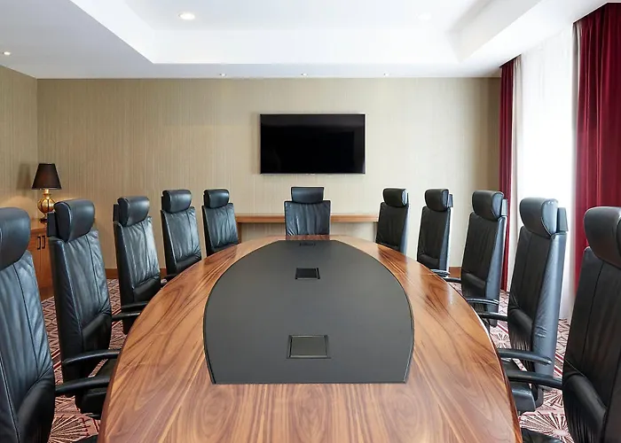 Top Hotels in Krakow Offering Airport Shuttles