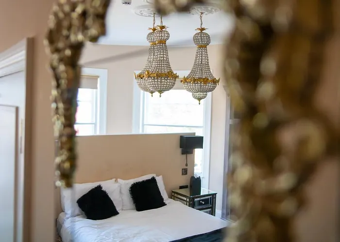 Top Nottingham Hotels Near Iconic Rock City