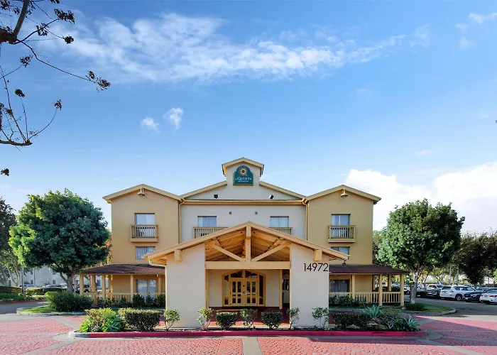 Top-Rated Irvine Hotel