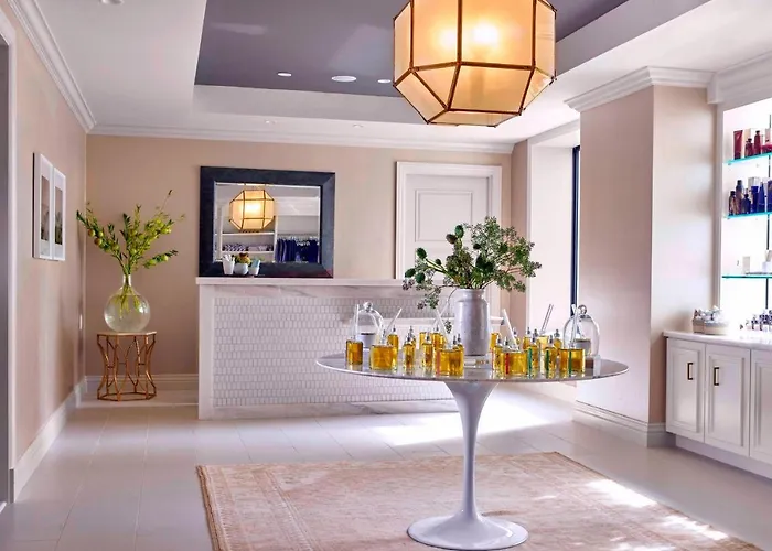 Prime Hotels with Free Parking in Dallas