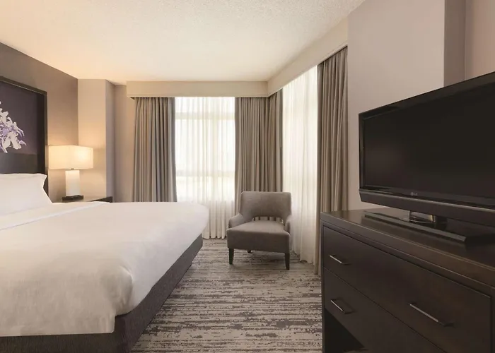 Top Hotels Near the Iconic Atlanta Aquarium