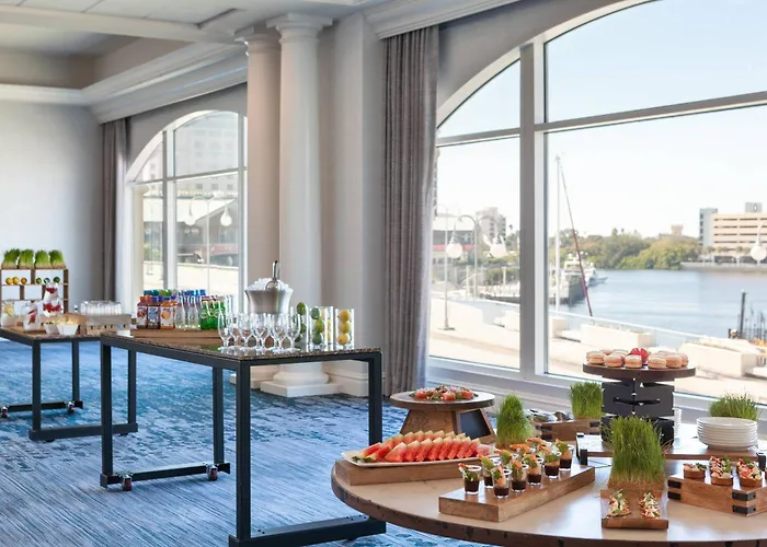 Best Hotels with Jacuzzi in Room Tampa