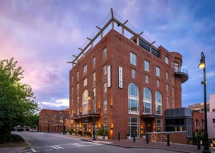 Top Downtown Savannah Hotels