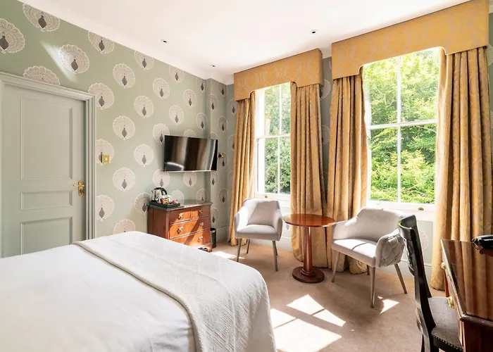 Top Hotels on Petersham Road, Richmond