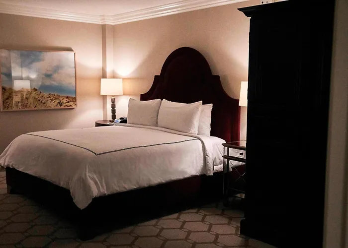 Prime Hotels with Free Parking in Dallas